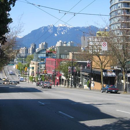 Charming Heritage Home With Mountain And City Views バンクーバー エクステリア 写真