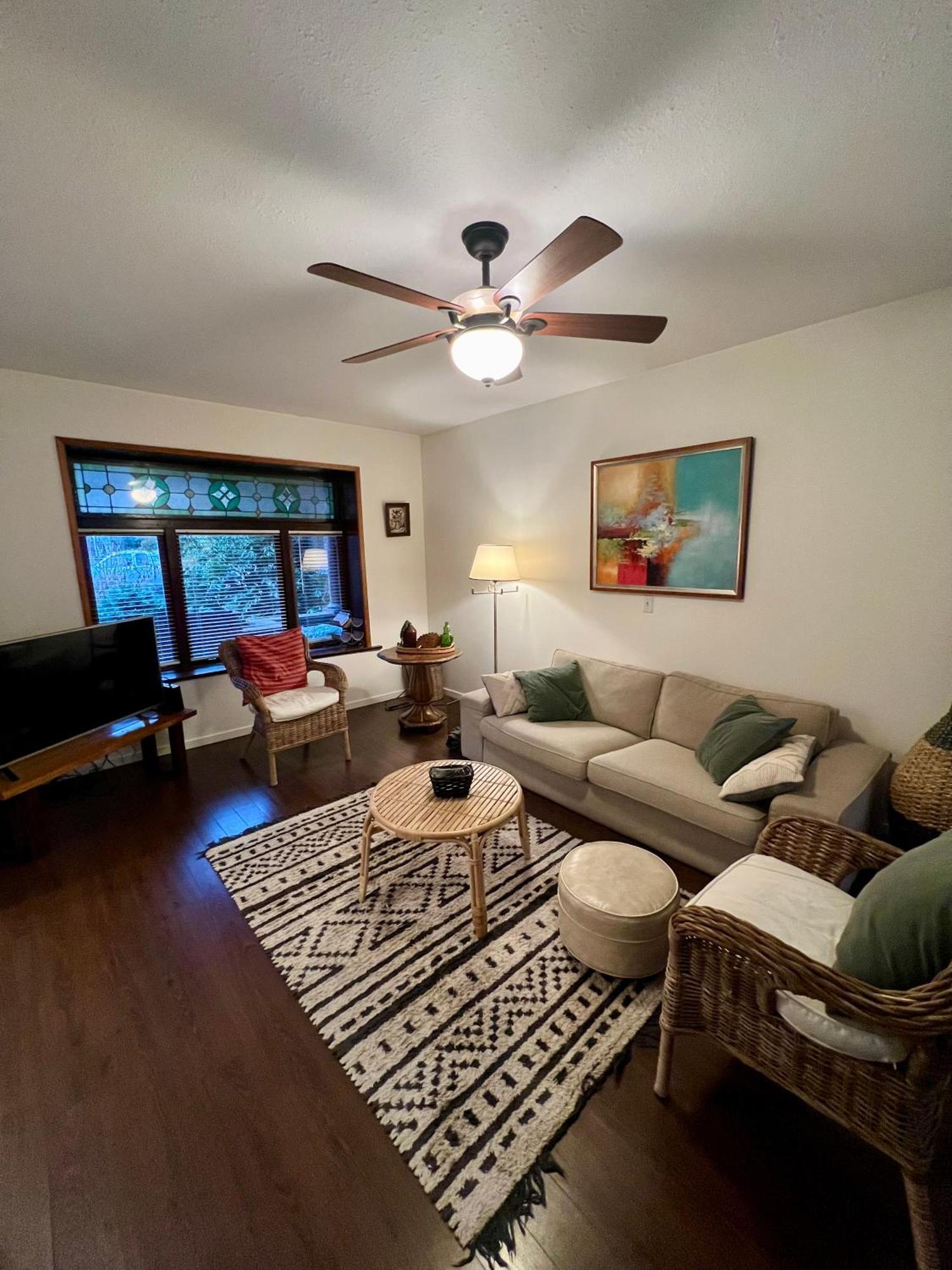 Charming Heritage Home With Mountain And City Views バンクーバー エクステリア 写真